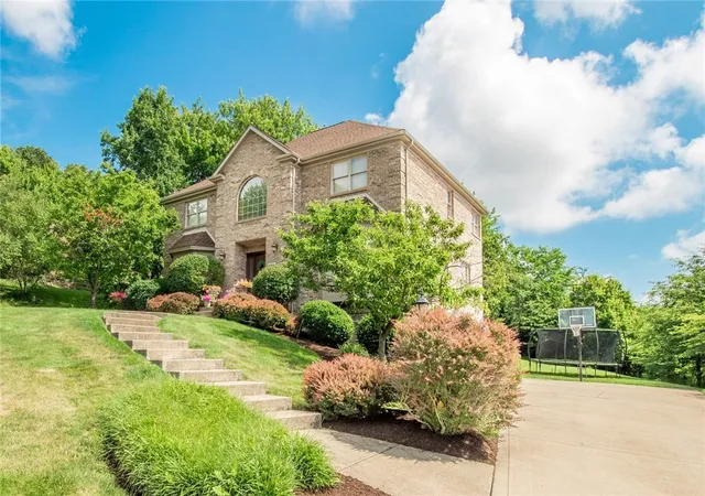 1st image of 402 Honey Locust Dr, Cranberry Township, PA 16066 | MLS# 1762318