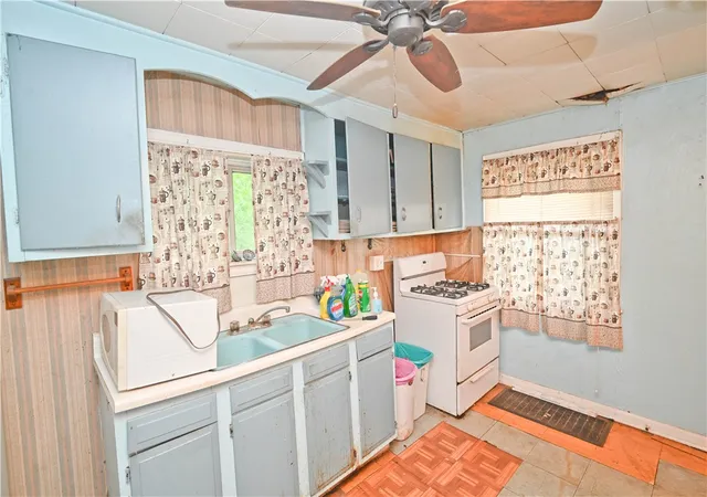 Homes for sale in Shenango Twp, PA | 1115 Roosevelt St, Shenango Twp, PA 16101 | MLS# 1763634