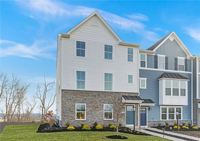 2nd image of 1196 Olivia Dr, Oakdale, PA 15071 | MLS# 1763370