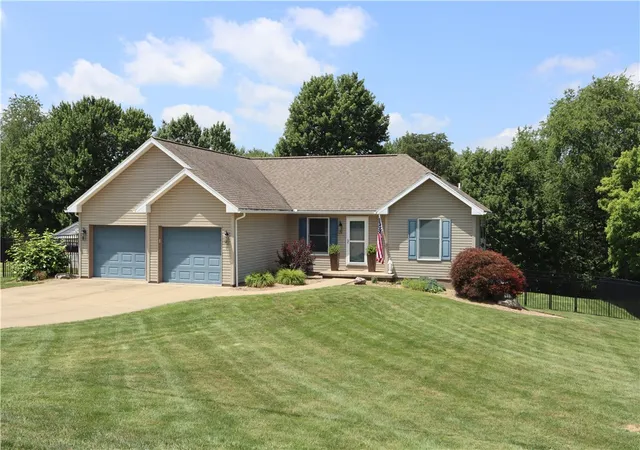 3rd image of 208 Howard Rd, Sewickley, PA 15143 | MLS# 1763655