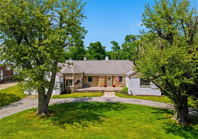 2nd image of 1017 E Beau St, South Strabane, PA 15301 | MLS# 1763736
