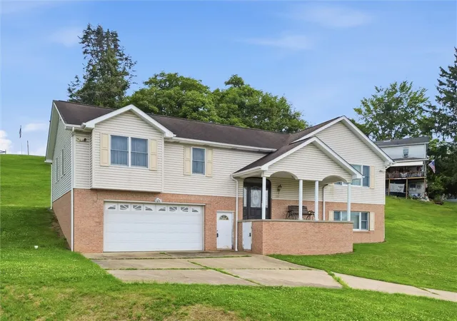 Homes for sale in South Park, PA | 1105 Hazel St, South Park, PA 15236 | MLS# 1763671