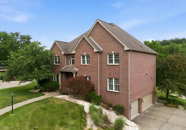 2nd image of 310 Barberry Ct, Mars, PA 16046 | MLS# 1763765
