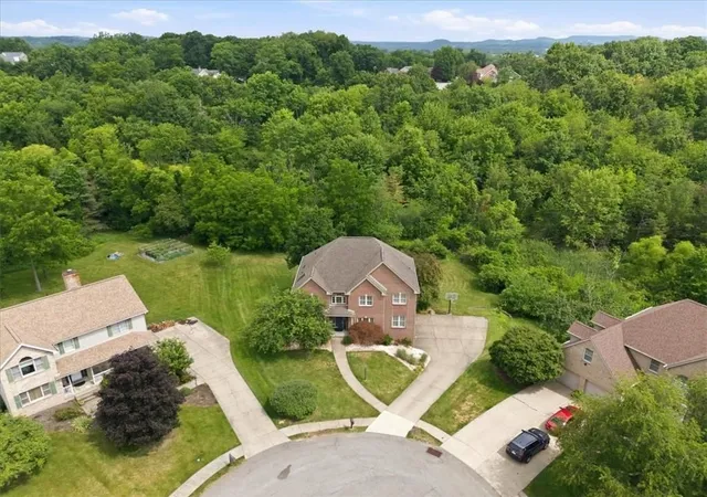 4th image of 310 Barberry Ct, Mars, PA 16046 | MLS# 1763765