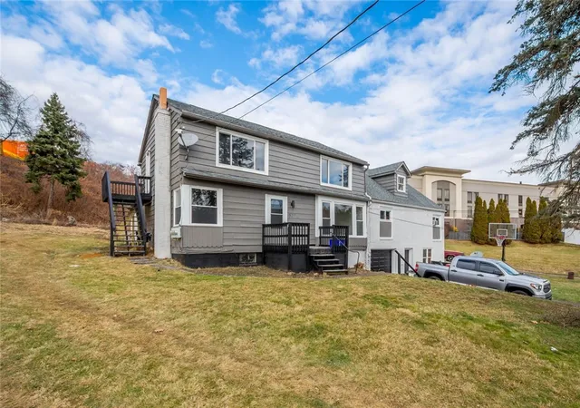 2nd image of 527 Orchard Dr, Pittsburgh, PA 15236 | MLS# 1763754