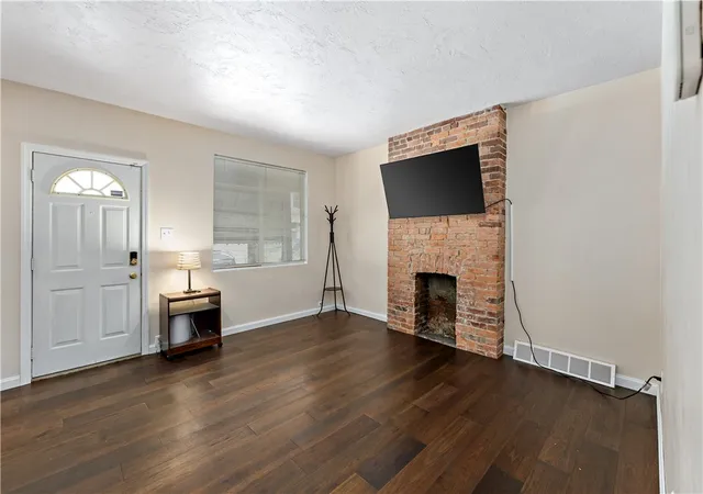 3rd image of 4426 Milgate Street, Bloomfield, PA 15224 | MLS# 1763770