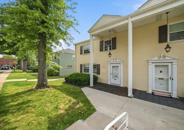 2nd image of 68 Chapel Dr, Ross Twp, PA 15237 | MLS# 1763775