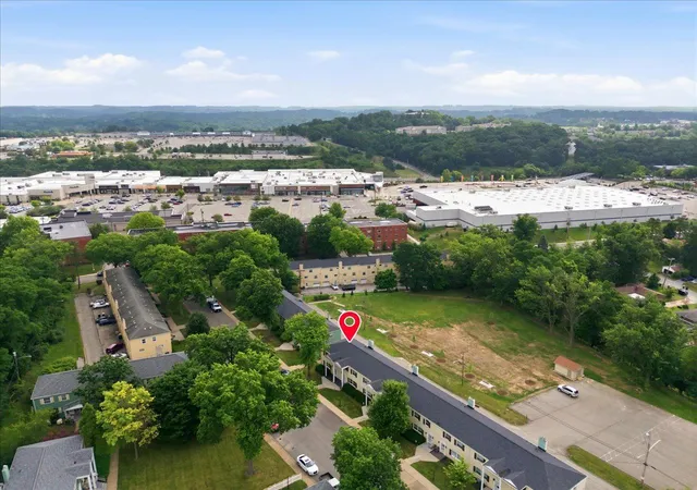 Homes for sale in Ross Twp, PA | 68 Chapel Dr, Ross Twp, PA 15237 | MLS# 1763775