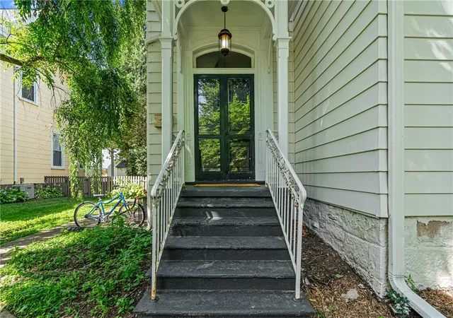 3rd image of 657 Maple Ln, Sewickley, PA 15143 | MLS# 1760784