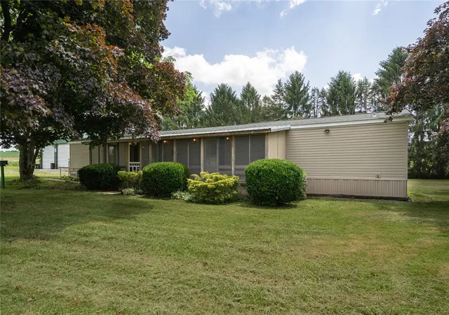 Homes for sale in Franklin Twp, PA | 397 Unionville Rd, Franklin Twp, PA 16001 | MLS# 1763295