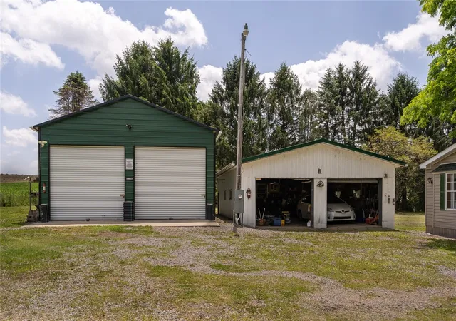 Homes for sale in Franklin Twp, PA | 397 Unionville Rd, Franklin Twp, PA 16001 | MLS# 1763295