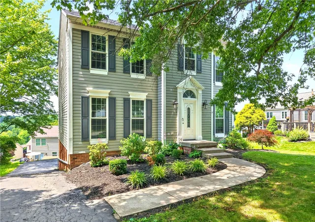 1st image of 817 Lexington Drive, Hopewell, Hopewell Twp, PA 15001 | MLS# 1763784
