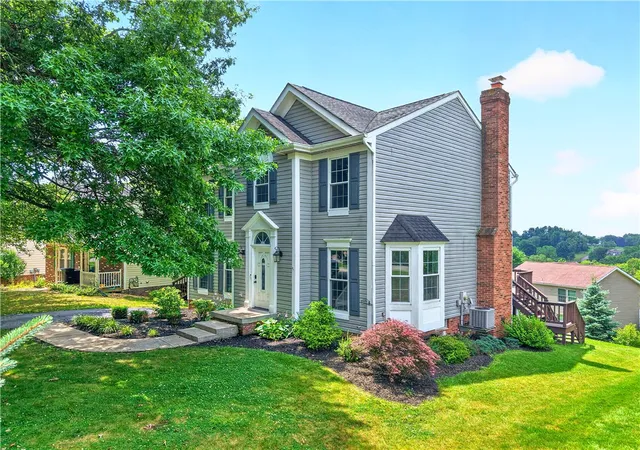 2nd image of 817 Lexington Drive, Hopewell, Hopewell Twp, PA 15001 | MLS# 1763784