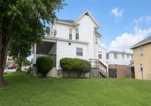 Listing Photo 4 - Condo for sale in building located at 601 4th St, Charleroi, PA 15022