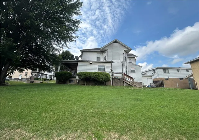 Listing Photo 5 - Condo for sale in building located at 601 4th St, Charleroi, PA 15022