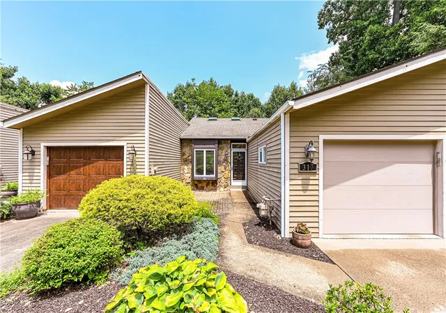 3rd image of 317 Vista Dr, Greensburg, PA 15601 | MLS# 1763507