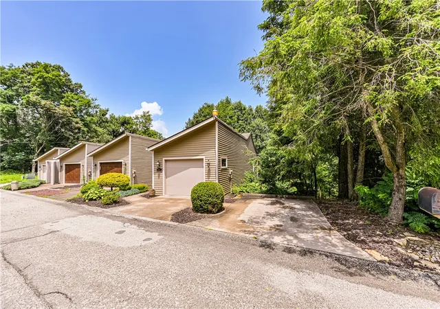 5th image of 317 Vista Dr, Greensburg, PA 15601 | MLS# 1763507