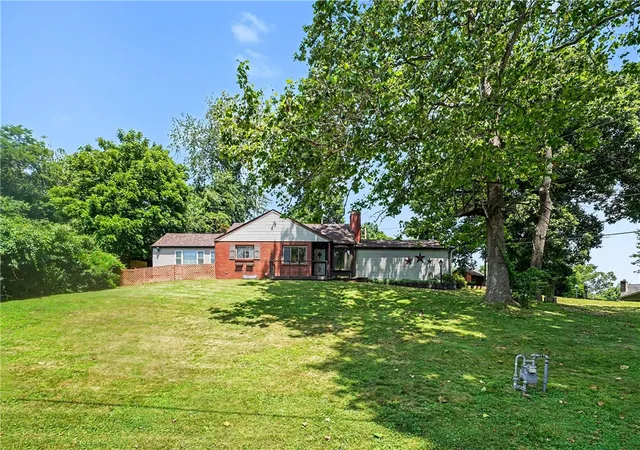 2nd image of 3222 Roosevelt Ave, Hopewell Twp, PA 15001 | MLS# 1763501