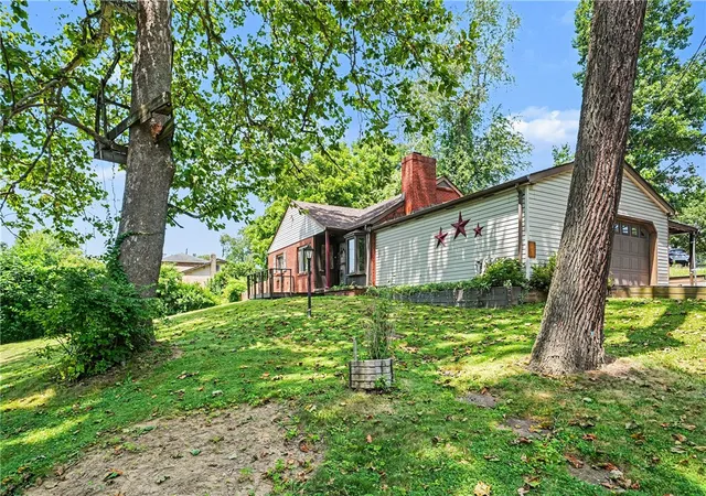 4th image of 3222 Roosevelt Ave, Aliquippa, PA 15001 | MLS# 1763501