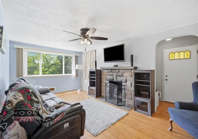 3rd image of 9261 Old Perry Hwy, Mc Candless, PA 15237 | MLS# 1763288