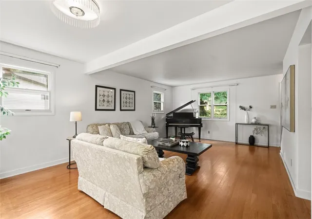 4th image of 218 Old Lesnett Rd, Upper St Clair, PA 15241 | MLS# 1763387
