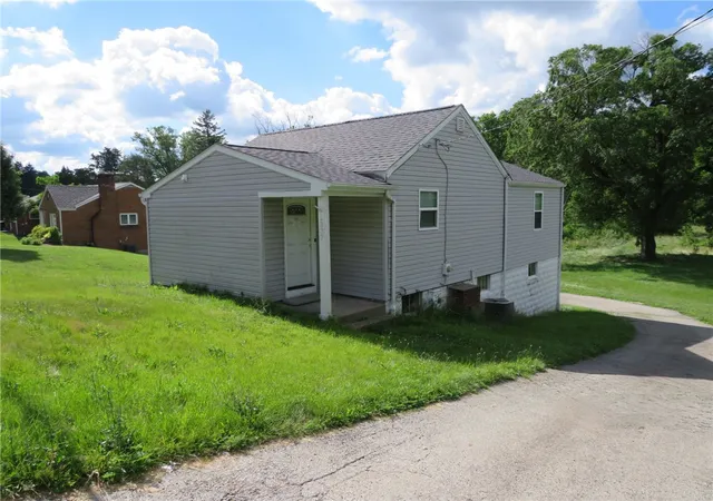 3rd image of 1337 Nine Eighty Rd, Cecil, PA 15317 | MLS# 1763698