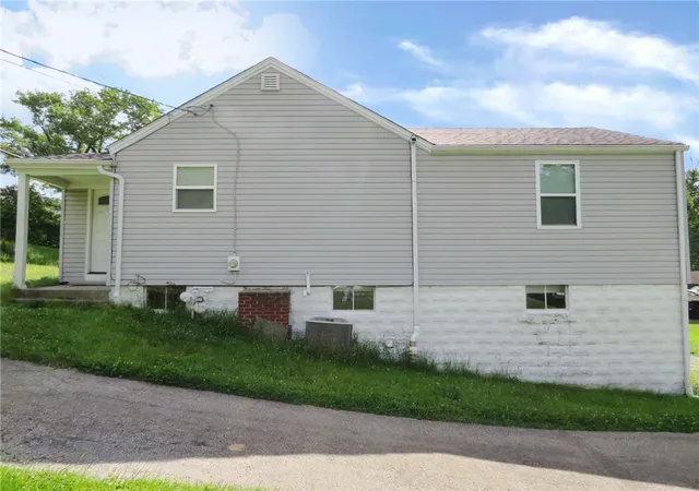 5th image of 1337 Nine Eighty Rd, Cecil, PA 15317 | MLS# 1763698