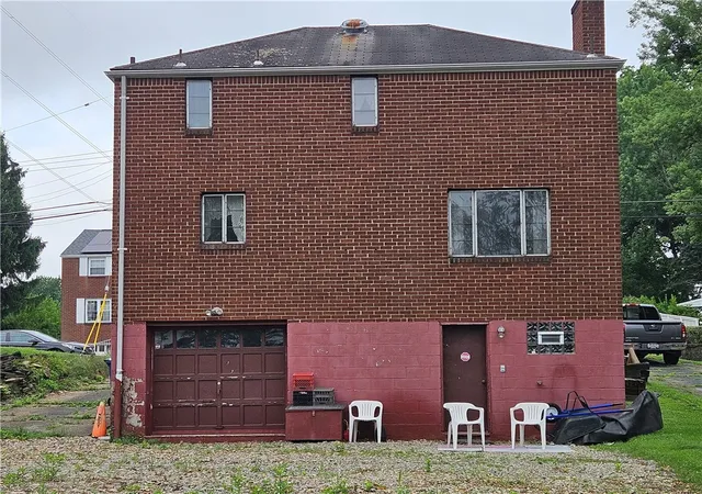 2nd image of 1333 Riverview Dr, Penn Hills, PA 15147 | MLS# 1763408