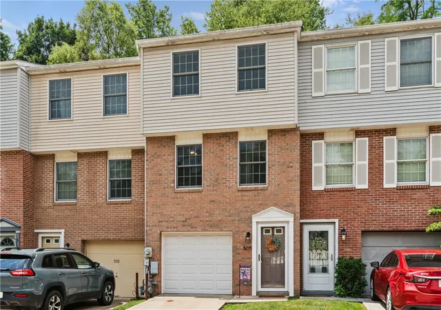 Homes for sale in Baldwin Boro, PA | 505 Tyler Dr, Baldwin Boro, PA 15236 | MLS# 1763707