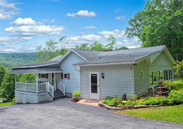 3rd image of 395 Cranberry Rd, Confluence, PA 15424 | MLS# 1763806