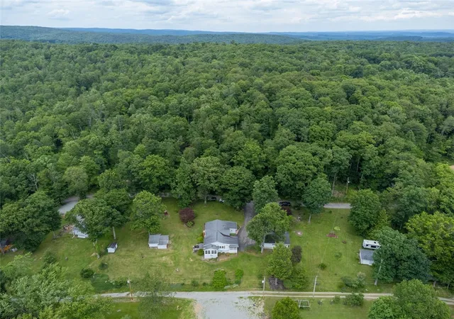4th image of 395 Cranberry Rd, Confluence, PA 15424 | MLS# 1763806