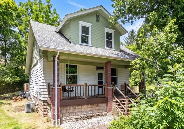 Photo 3 of Single family home for sale at 327 Marzolf Rd, Shaler, PA 15209 | MLS# 1763759 | Listing updated on 2026-08-02