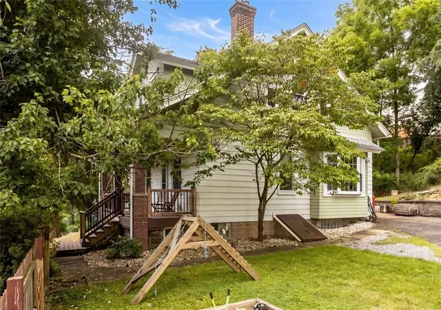 Photo 5 of Single family home for sale at 327 Marzolf Rd, Shaler, PA 15209 | MLS# 1763759 | Listing updated on 2026-08-02