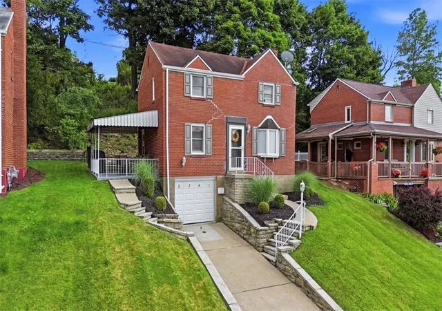 3rd image of 5341 Orchard Hill Dr, Pittsburgh, PA 15236 | MLS# 1763603
