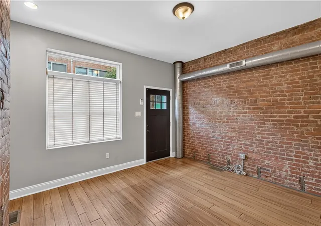 5th image of 4032 Willow St, Lawrenceville, PA 15201 | MLS# 1763846