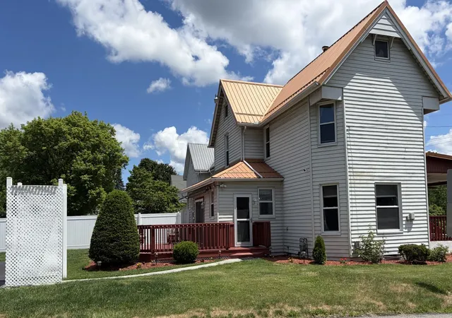 Homes for sale in Hermitage, PA | 991 N Water Ave, Hermitage, PA 16148 | MLS# 1763894