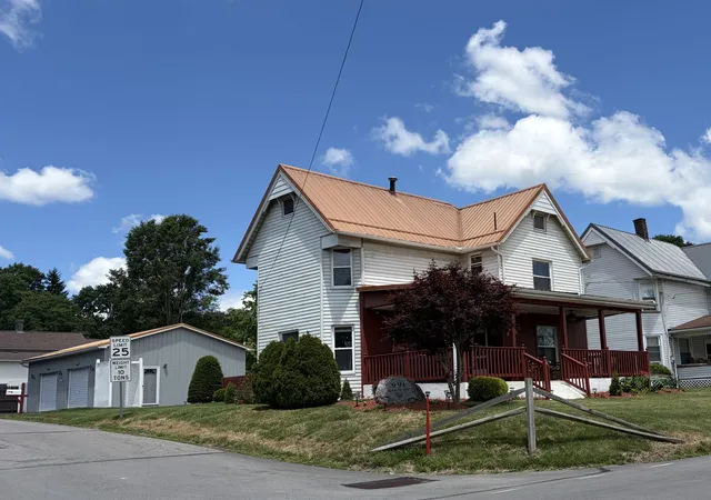 Homes for sale in Hermitage, PA | 991 N Water Ave, Hermitage, PA 16148 | MLS# 1763894