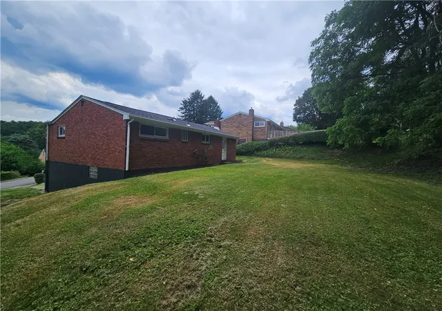 49th image of 1997 Gregory Dr, Monroeville, PA 15146 | MLS# 1763869