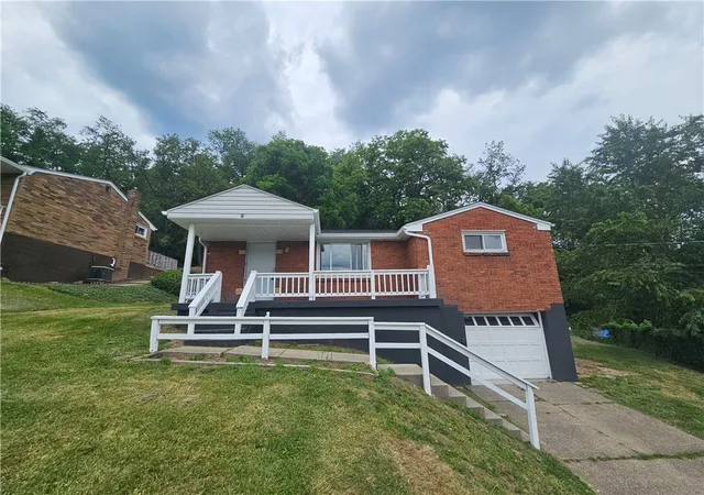 5th image of 1997 Gregory Dr, Monroeville, PA 15146 | MLS# 1763869