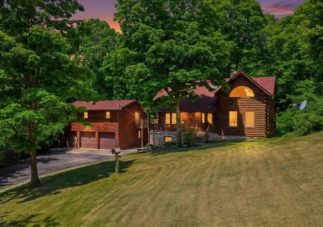 1st image of 1826 Toms Run Rd, Holbrook, PA 15341 | MLS# 1763832