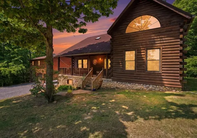 2nd image of 1826 Toms Run Rd, Holbrook, PA 15341 | MLS# 1763832