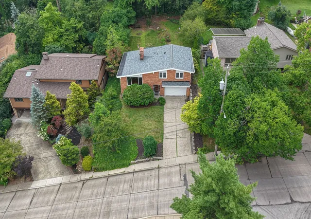 50th image of 424 Glaids Dr, Mt Lebanon, PA 15243 | MLS# 1763918