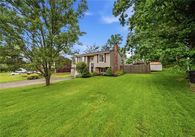 2nd image of 2068 Powell Rd, Cranberry Twp, PA 16066 | MLS# 1763834