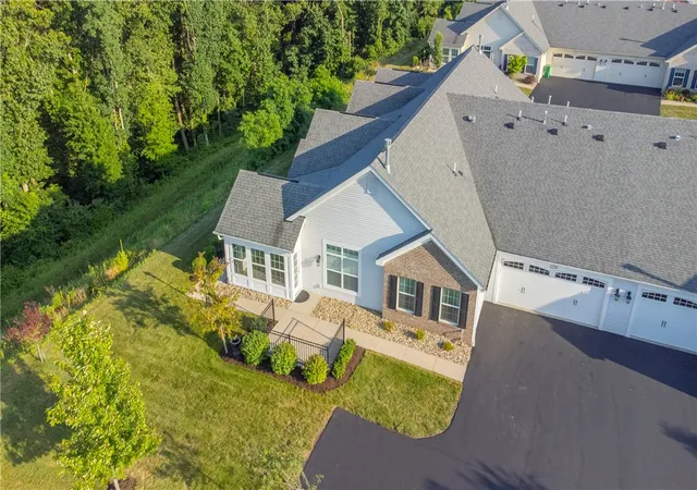 4th image of 906 Spring Valley Dr, Jackson Twp, PA 16063 | MLS# 1763687
