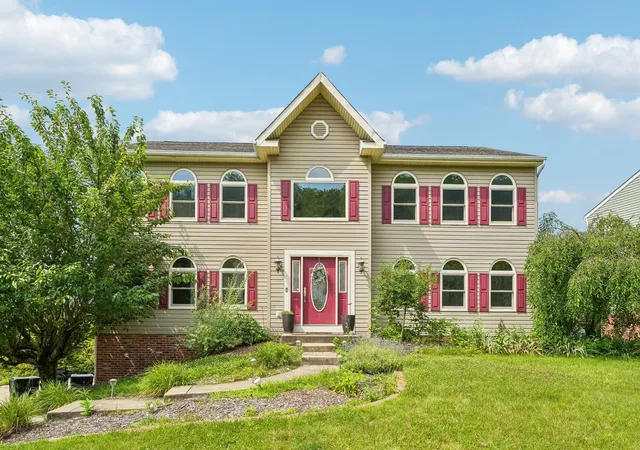 2nd image of 209 Jaclyn Dr, Cranberry Township, PA 16066 | MLS# 1763946