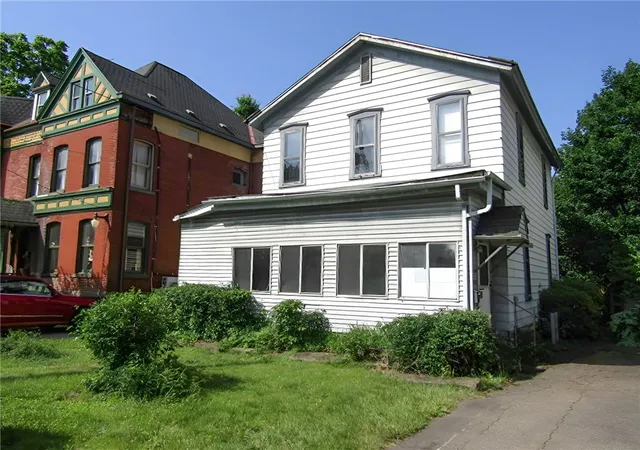 2nd image of 1470 3rd Ave, New Brighton, PA 15066 | MLS# 1763739