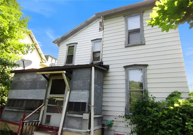 Photo 4 of Single family home for sale at 1470 3rd Avenue, New Brighton, PA 15066 | MLS# 1763739 | Listing updated on 2026-07-09