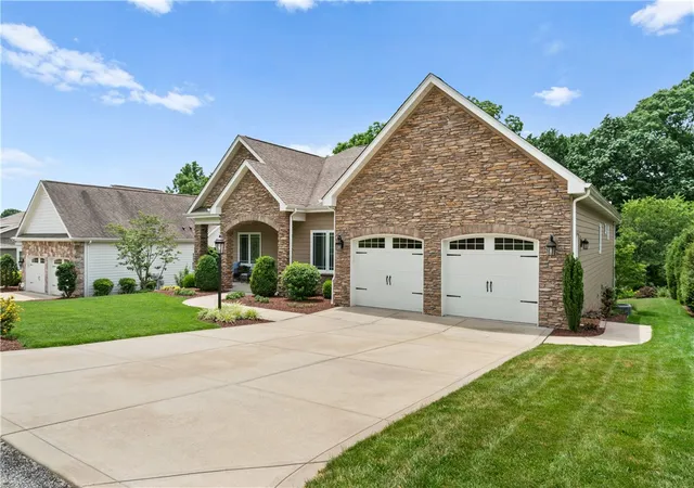 Homes for sale in Murrysville, PA | 3669 Blue Sage Ct, Murrysville, PA 15632 | MLS# 1763814