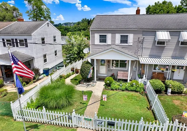 1st image of 320 Cedar St, Jeannette, PA 15644 | MLS# 1763443