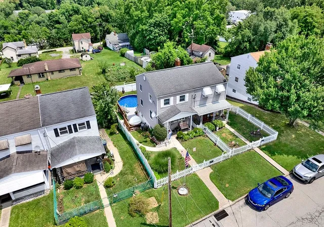 4th image of 320 Cedar St, Jeannette, PA 15644 | MLS# 1763443